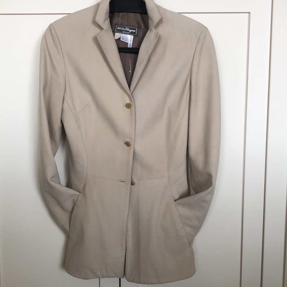 Ladies leather jacket - Picture 2 of 5